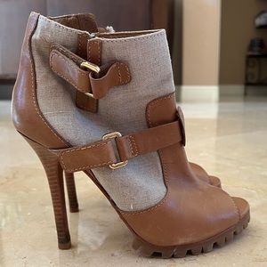 Tory Burch Oren peep toe canvas and leather ankle booties size 10